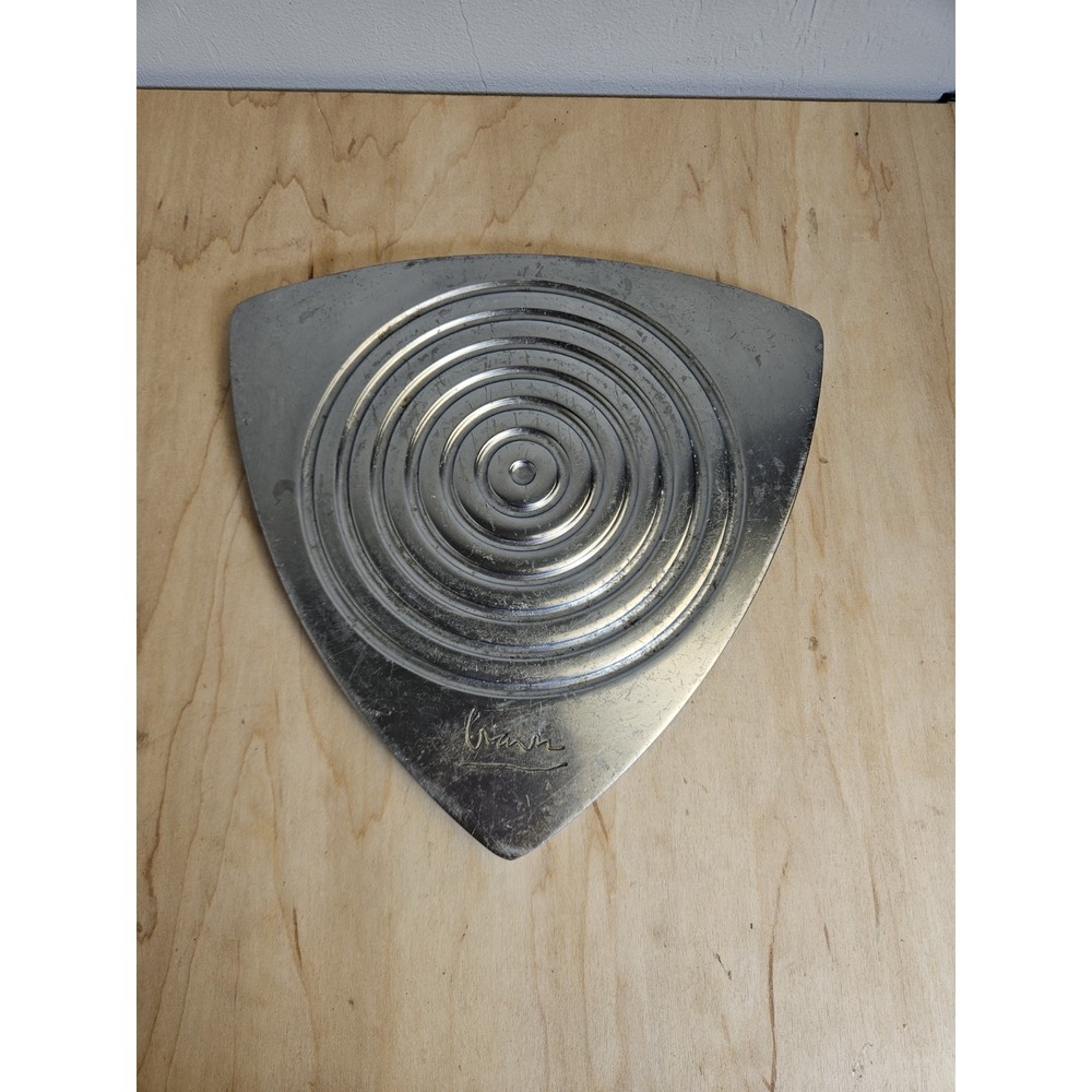Michael Graves Metal Trivet Hot Plate Triangular Bullseye Design Signature